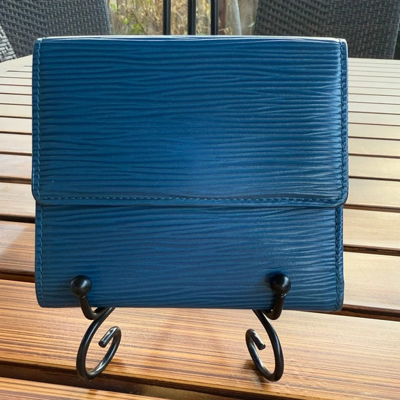 Louis Vuitton blue epi snap wallet EUC M63485 - Picture 2 of 7